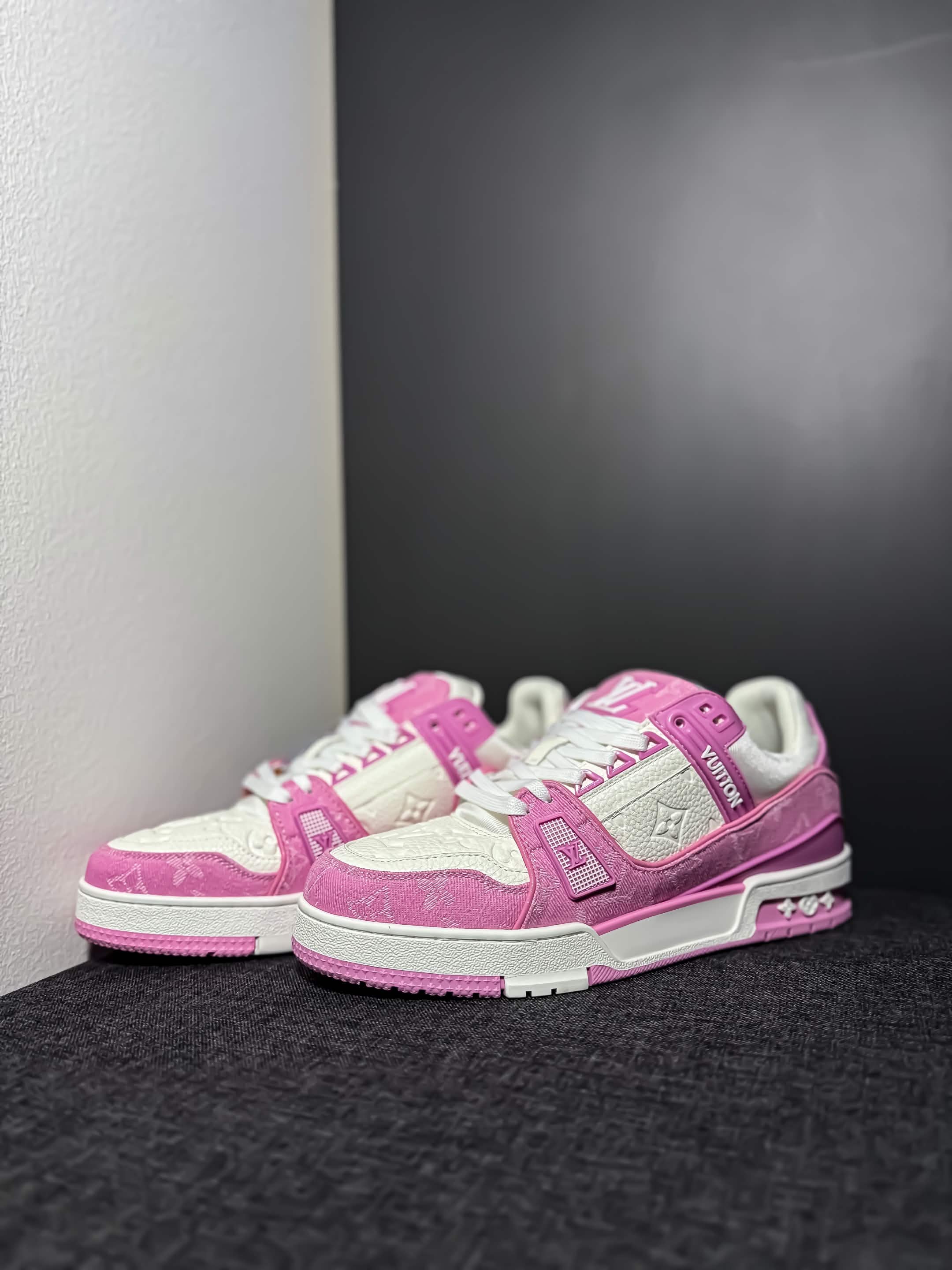 LV