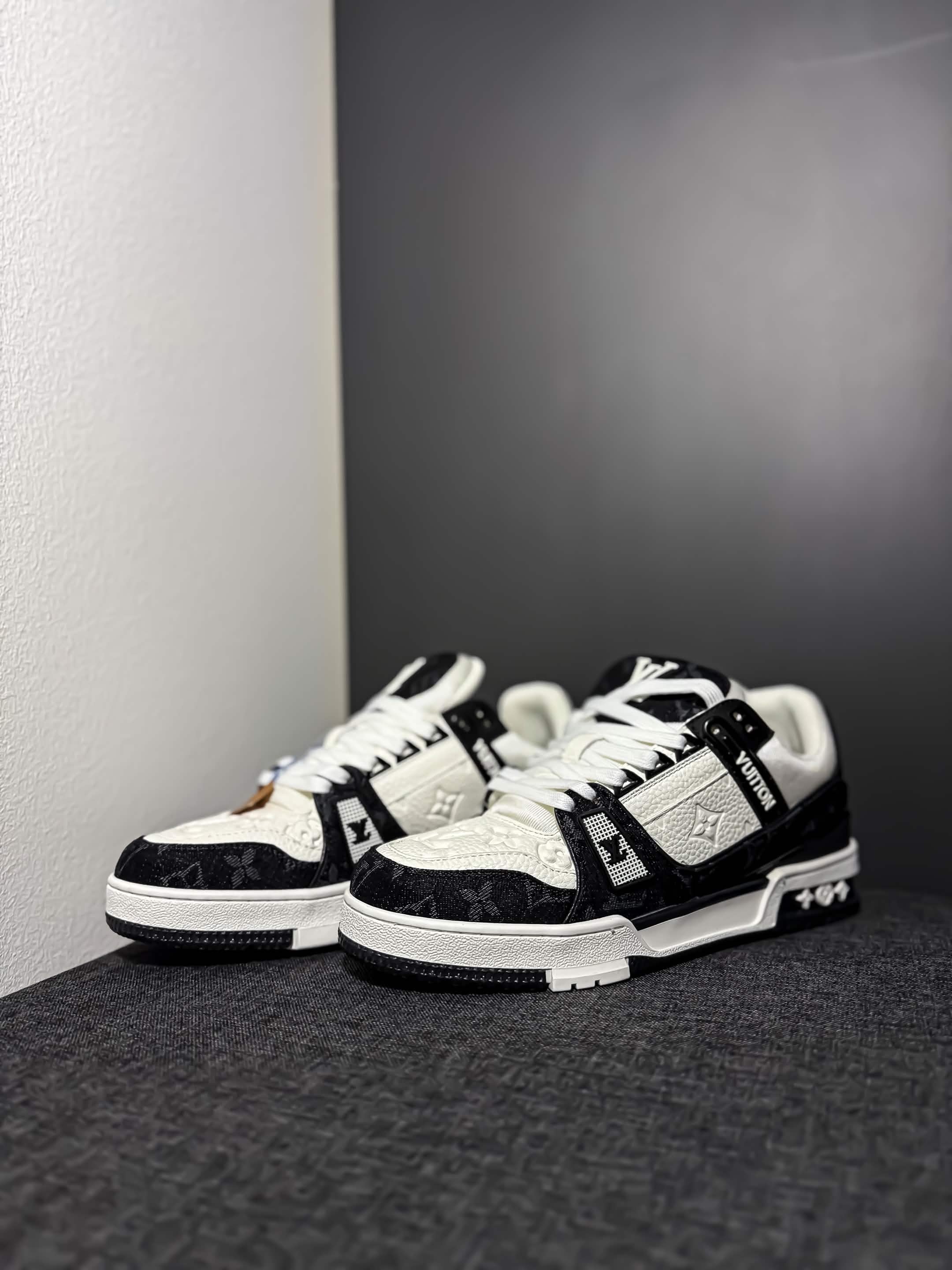LV