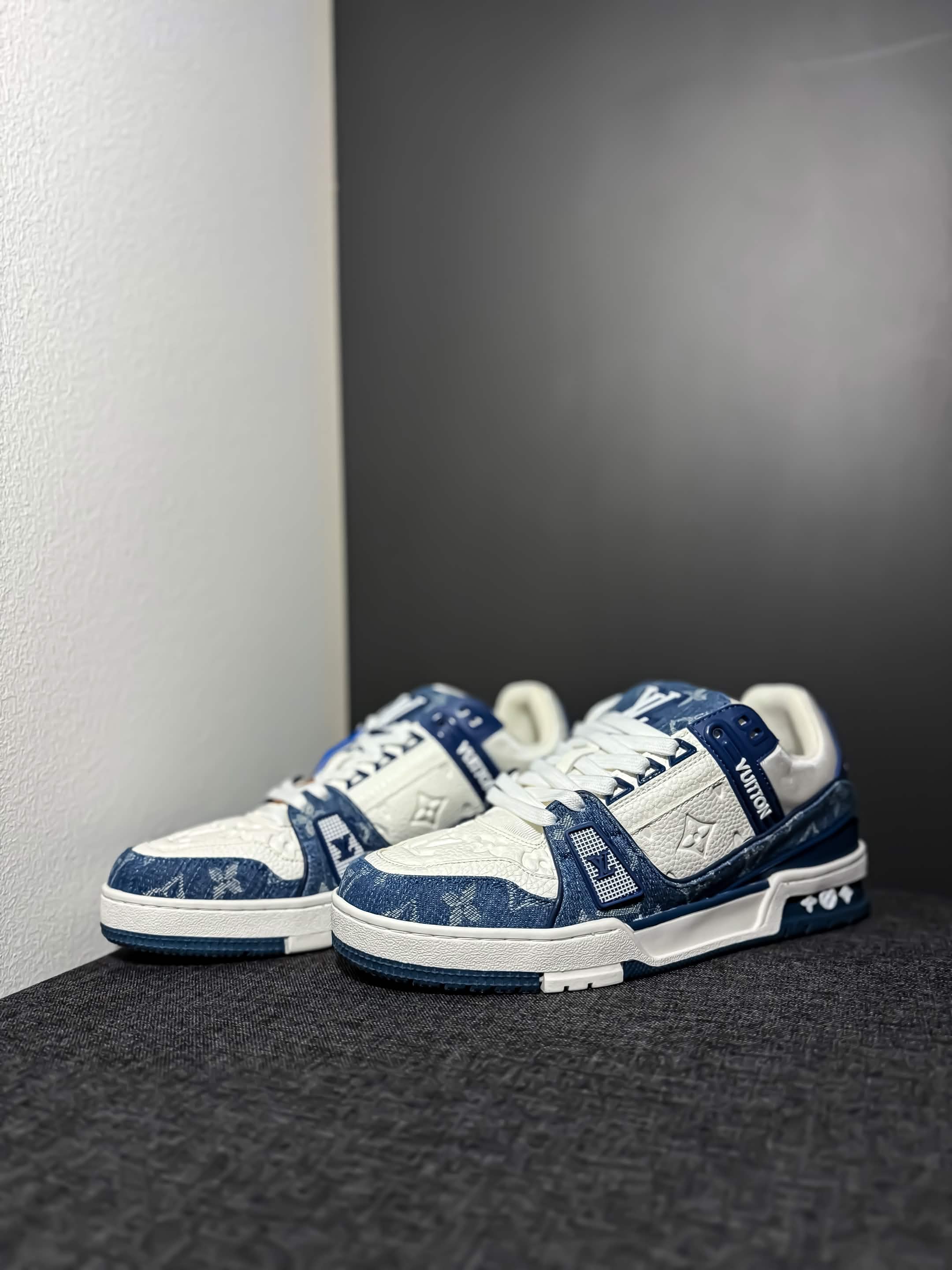 LV