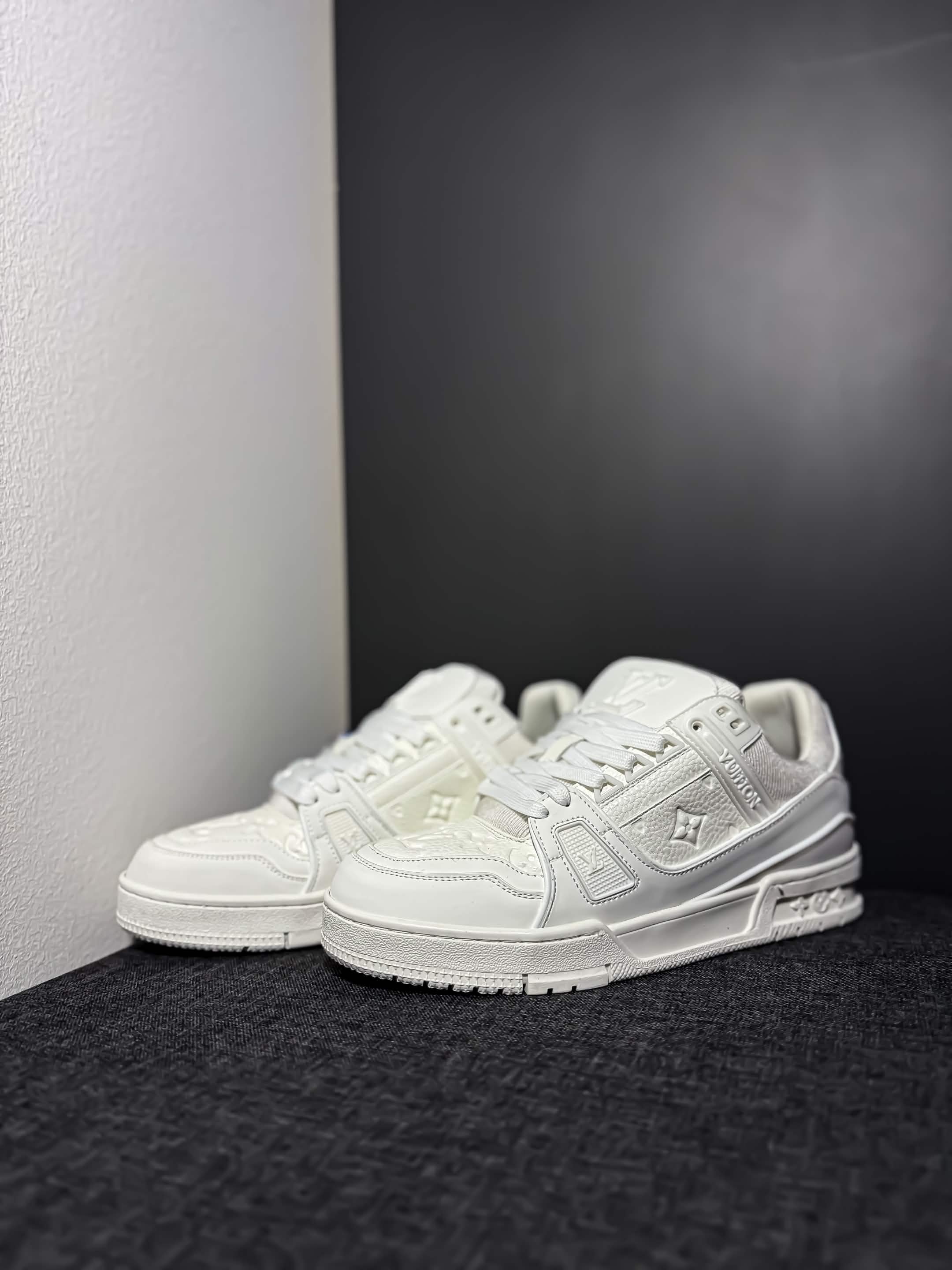 LV