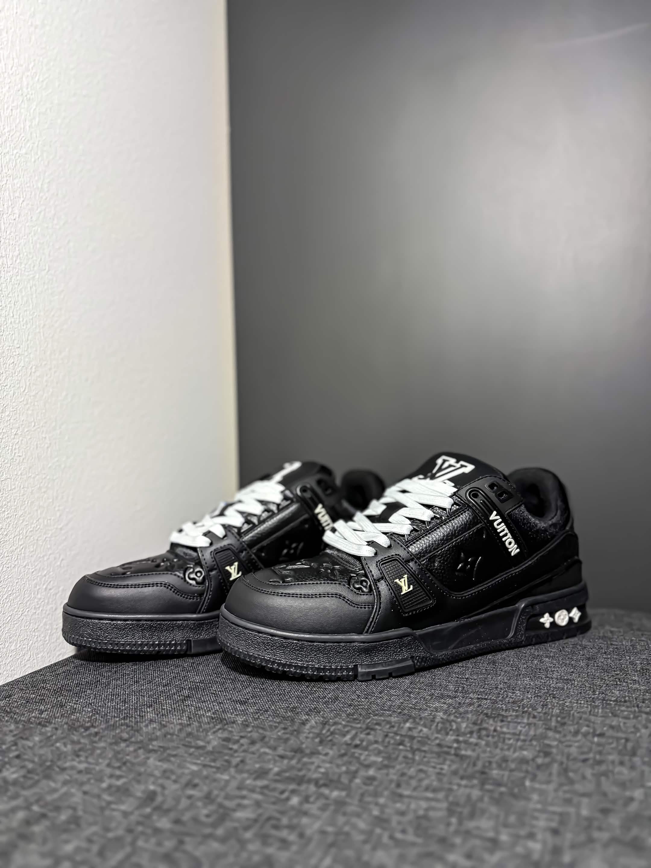 LV